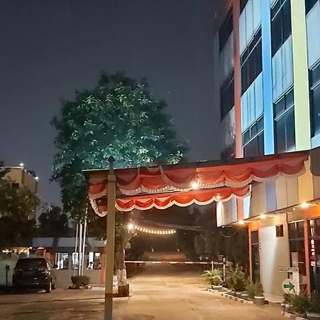 Sentosa Hotel & Restaurant - Tersertifikasi Chse Dari Kementerian Pariwisata Dan Ekonomi Kreatif Bekasi Zewnętrze zdjęcie