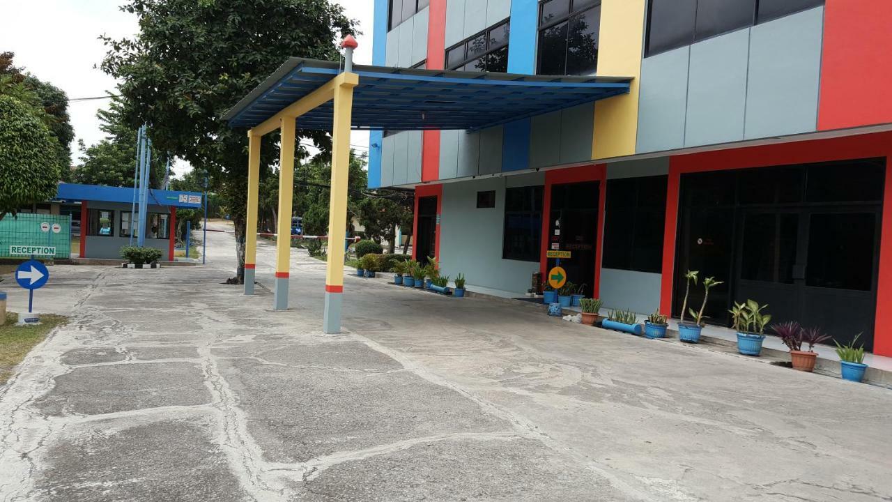 Sentosa Hotel & Restaurant - Tersertifikasi Chse Dari Kementerian Pariwisata Dan Ekonomi Kreatif Bekasi Zewnętrze zdjęcie